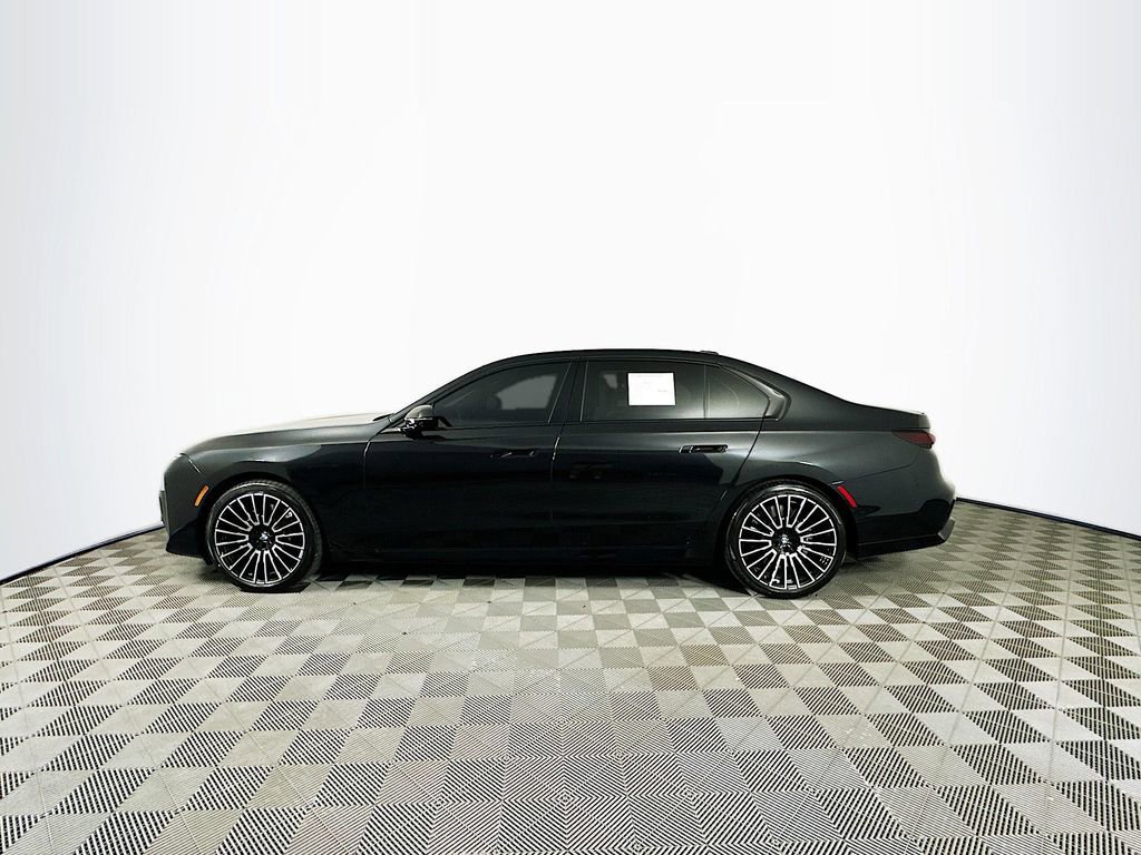 Used 2024 BMW 760i xDrive image 5