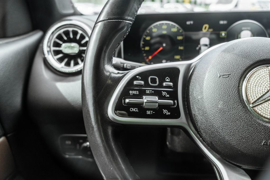 Used 2021 Mercedes-Benz GLB 250 GLB 250 image 21