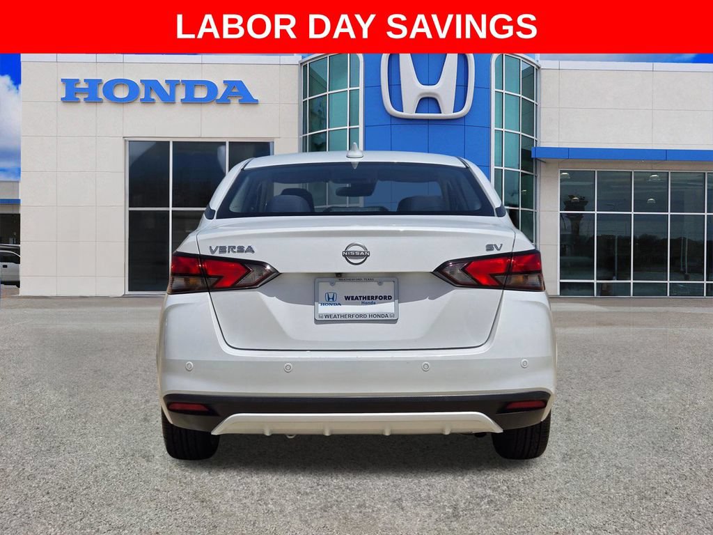 Used 2024 Nissan Versa SV FWD image 4