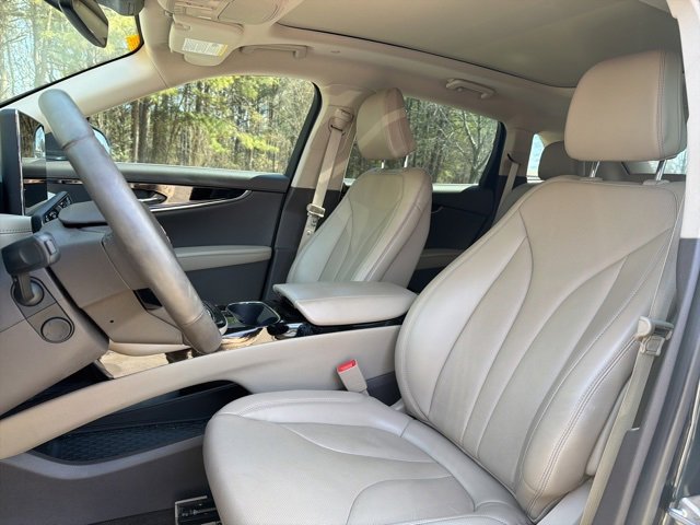 Used 2023 Lincoln Nautilus Reserve image 10