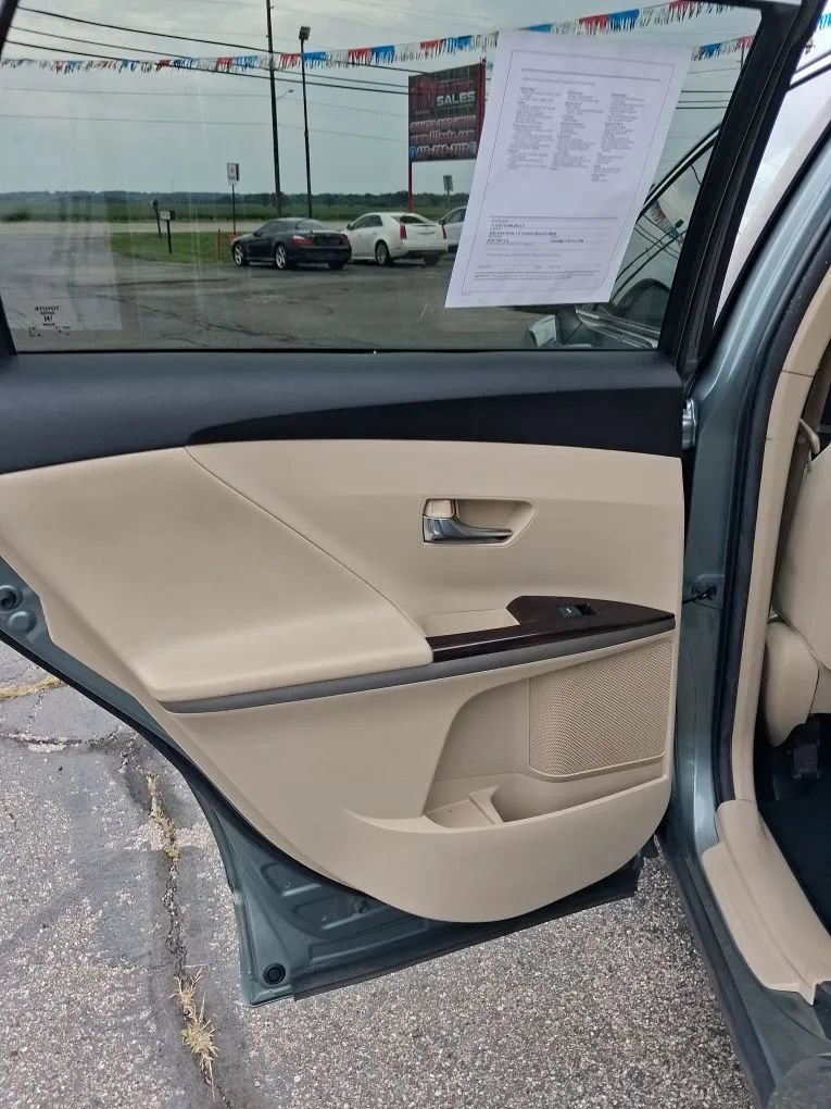 Used 2012 Toyota Venza LE w/ LE Convenience Pkg FWD image 18