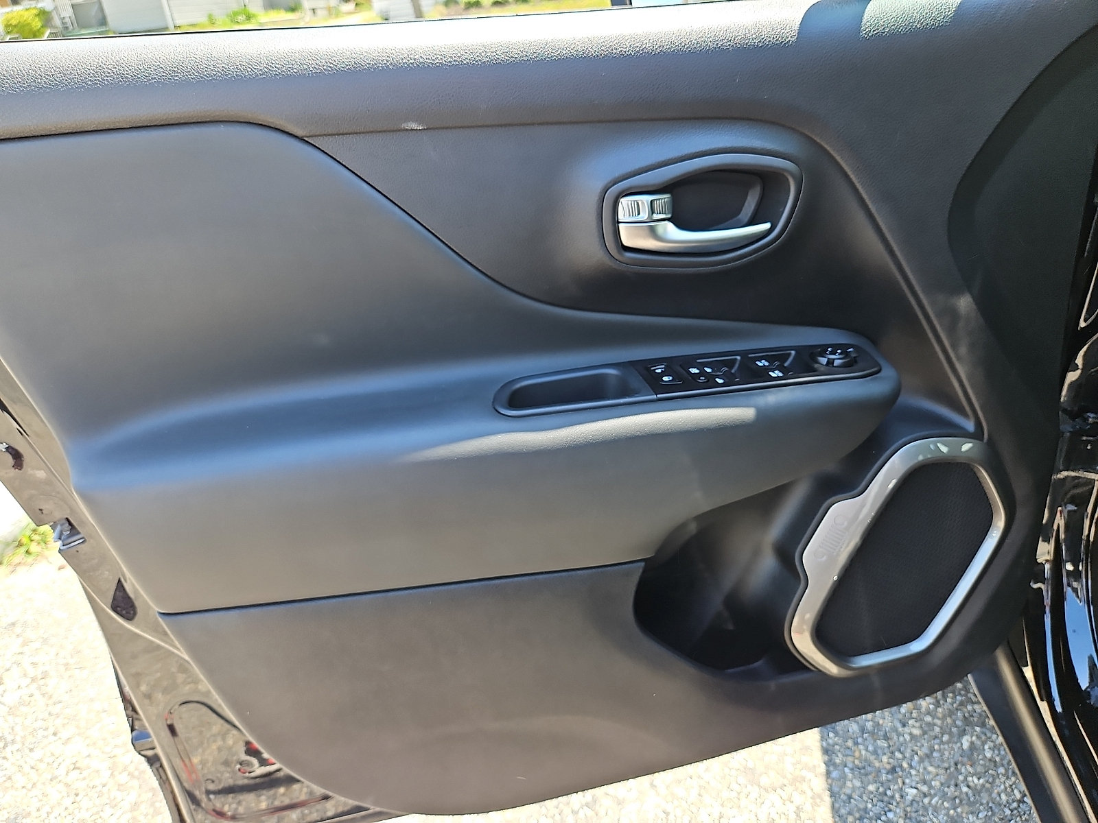 Used 2022 Jeep Renegade Limited w/ Sun, Sound & Wheels Group AWD/4WD image 13