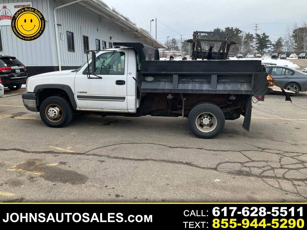 Used 2004 Chevrolet Silverado 3500 Reg Cab 137.0 WB, 60.4 CA 4W w/ Snow Plow Prep Package image 1