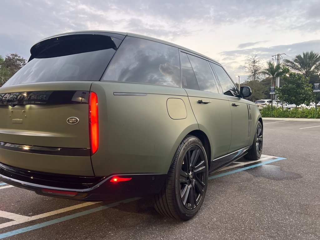 Used 2023 Land Rover Range Rover SE image 14