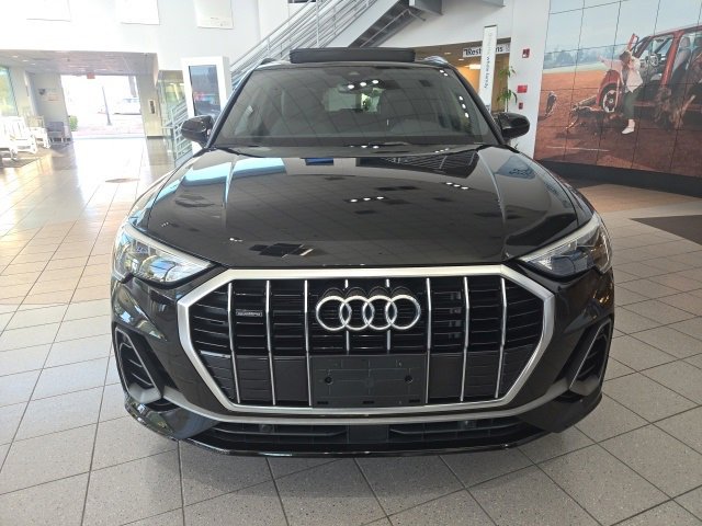 Used 2022 Audi Q3 2.0T Premium image 2