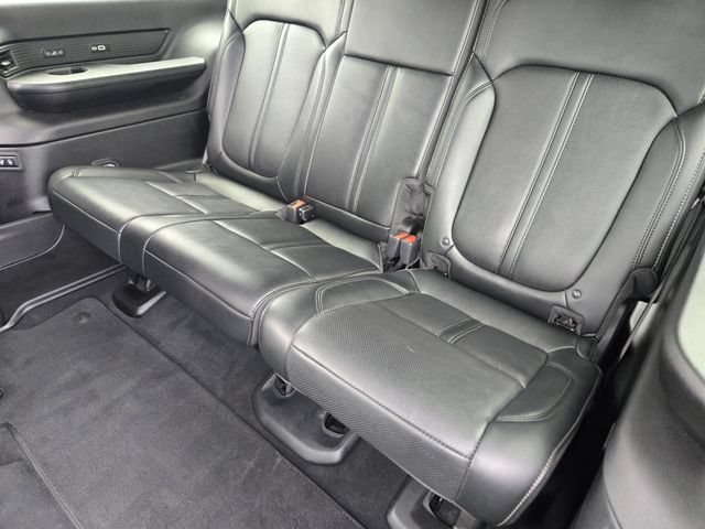Certified 2025 Jeep Wagoneer L Series II AWD/4WD image 28