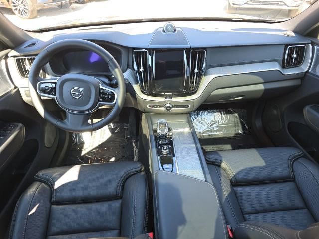 Certified 2025 Volvo XC60 B5 Ultra image 24