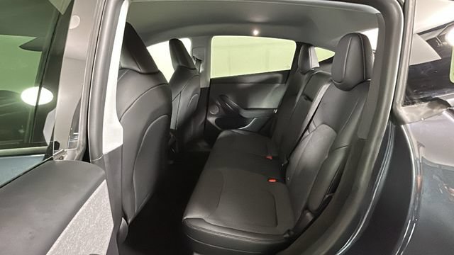Used 2026 Tesla Model Y 2WD image 23