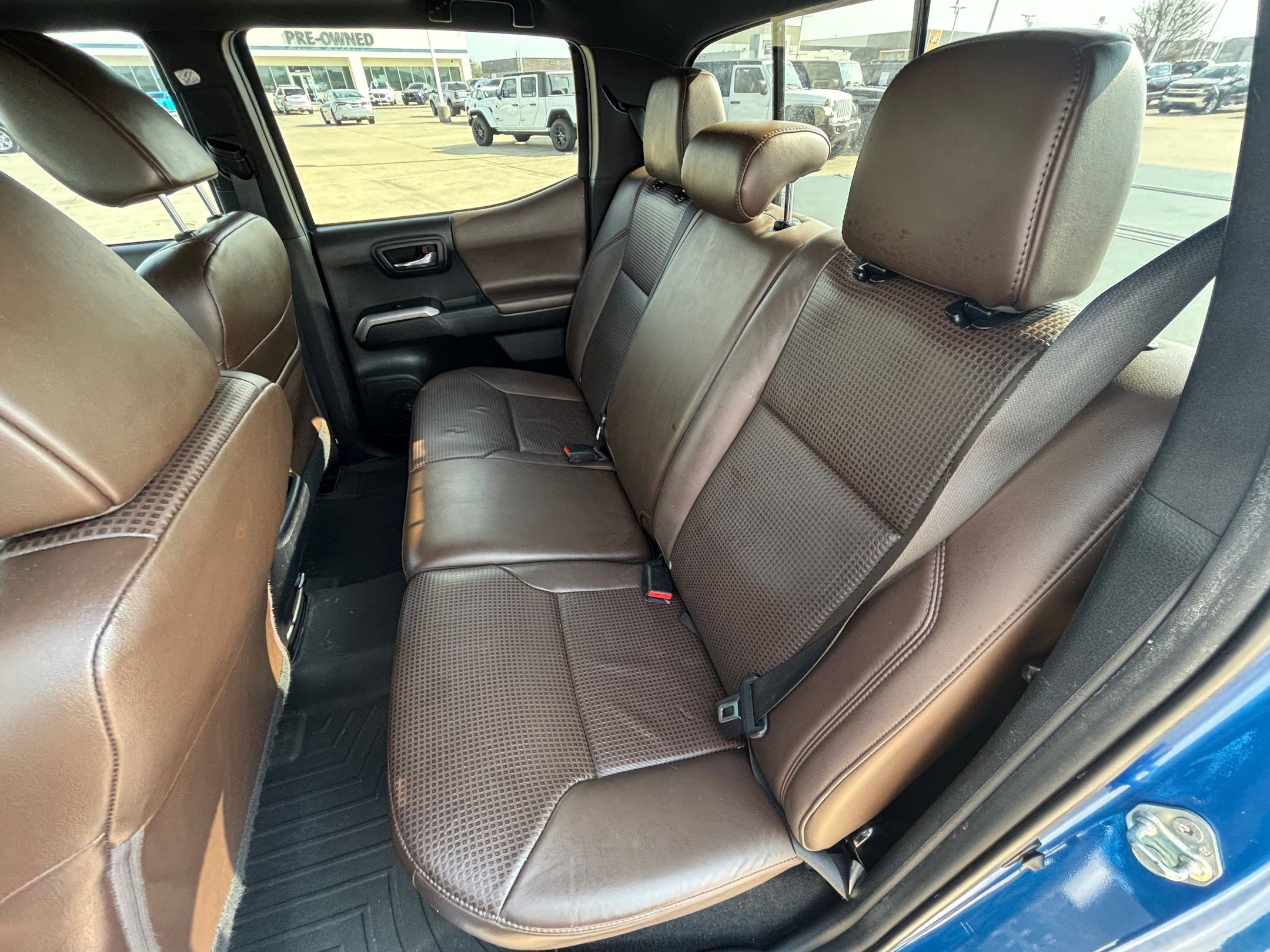 Used 2017 Toyota Tacoma Limited image 25