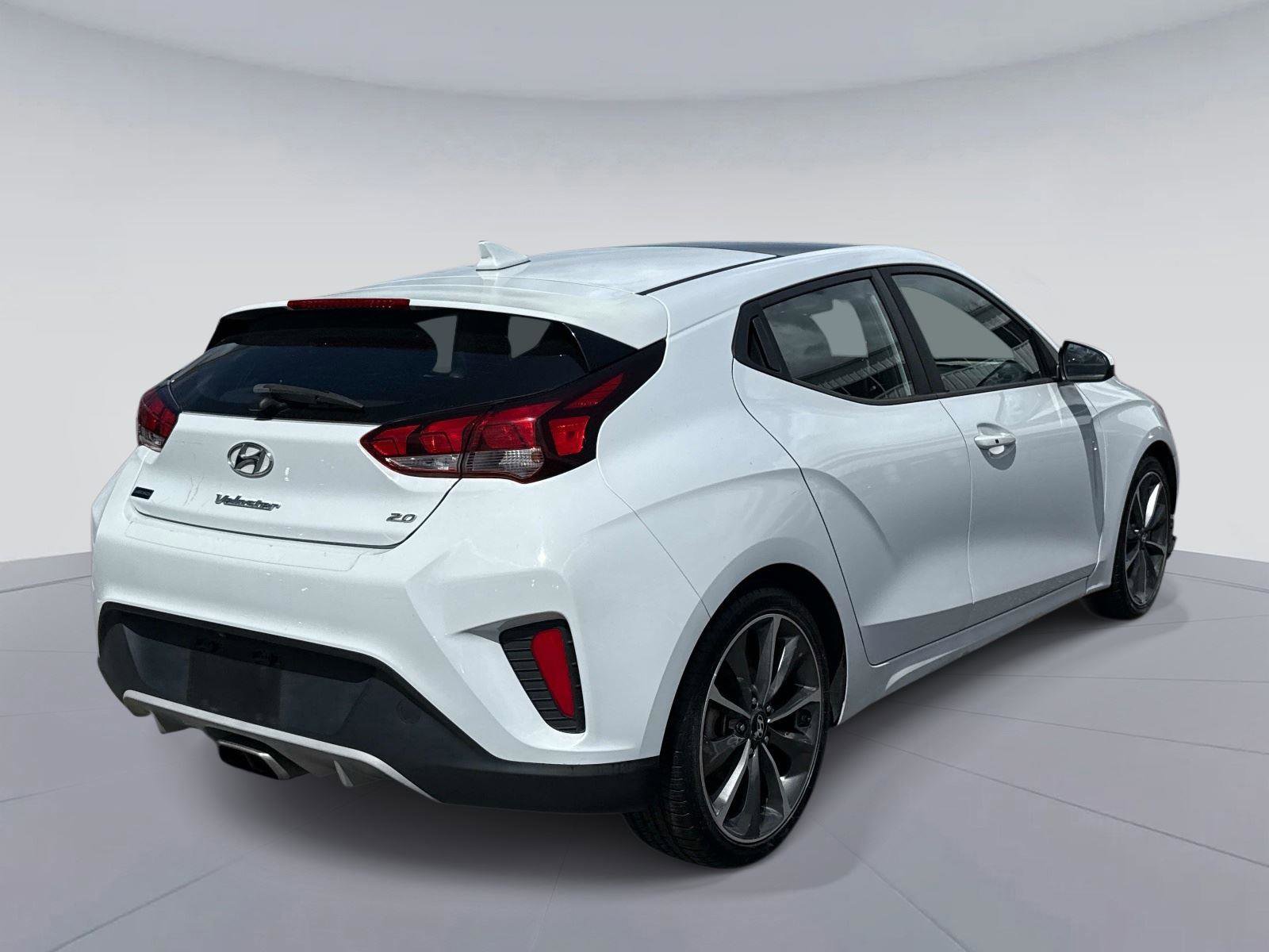 Used 2020 Hyundai Veloster 2.0 Premium image 3
