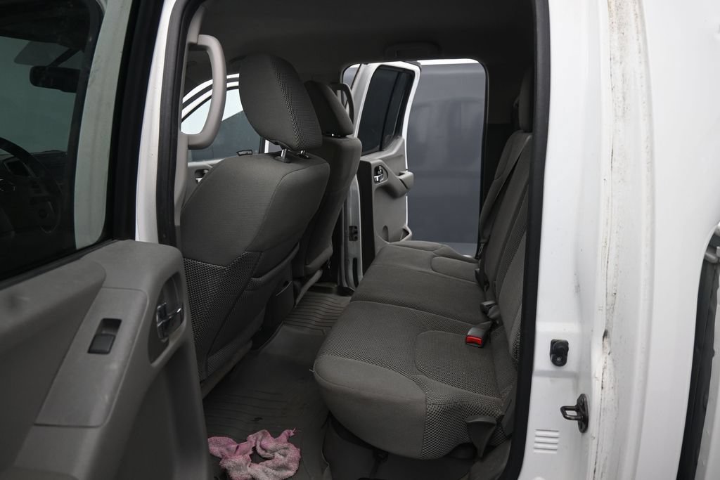 Used 2016 Nissan Frontier SV w/ SV Value Truck Package AWD/4WD image 17
