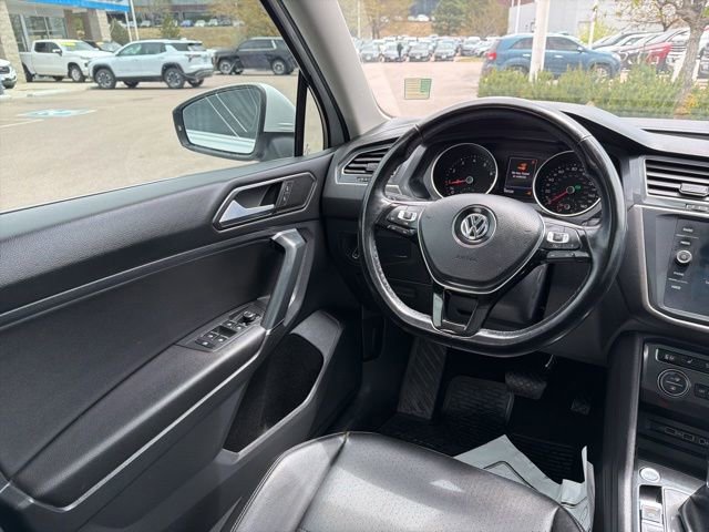 Used 2018 Volkswagen Tiguan SE w/ Panoramic Sunroof Package AWD/4WD image 16