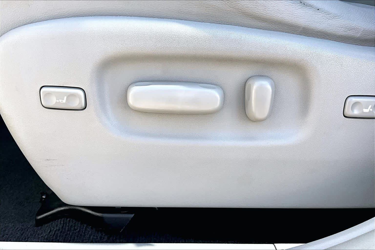 Used 2013 Toyota Highlander Limited FWD image 31