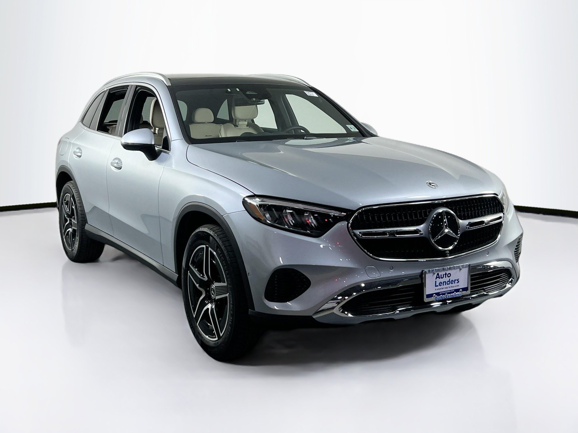 Used 2026 Mercedes-Benz GLC 300 4MATIC image 3
