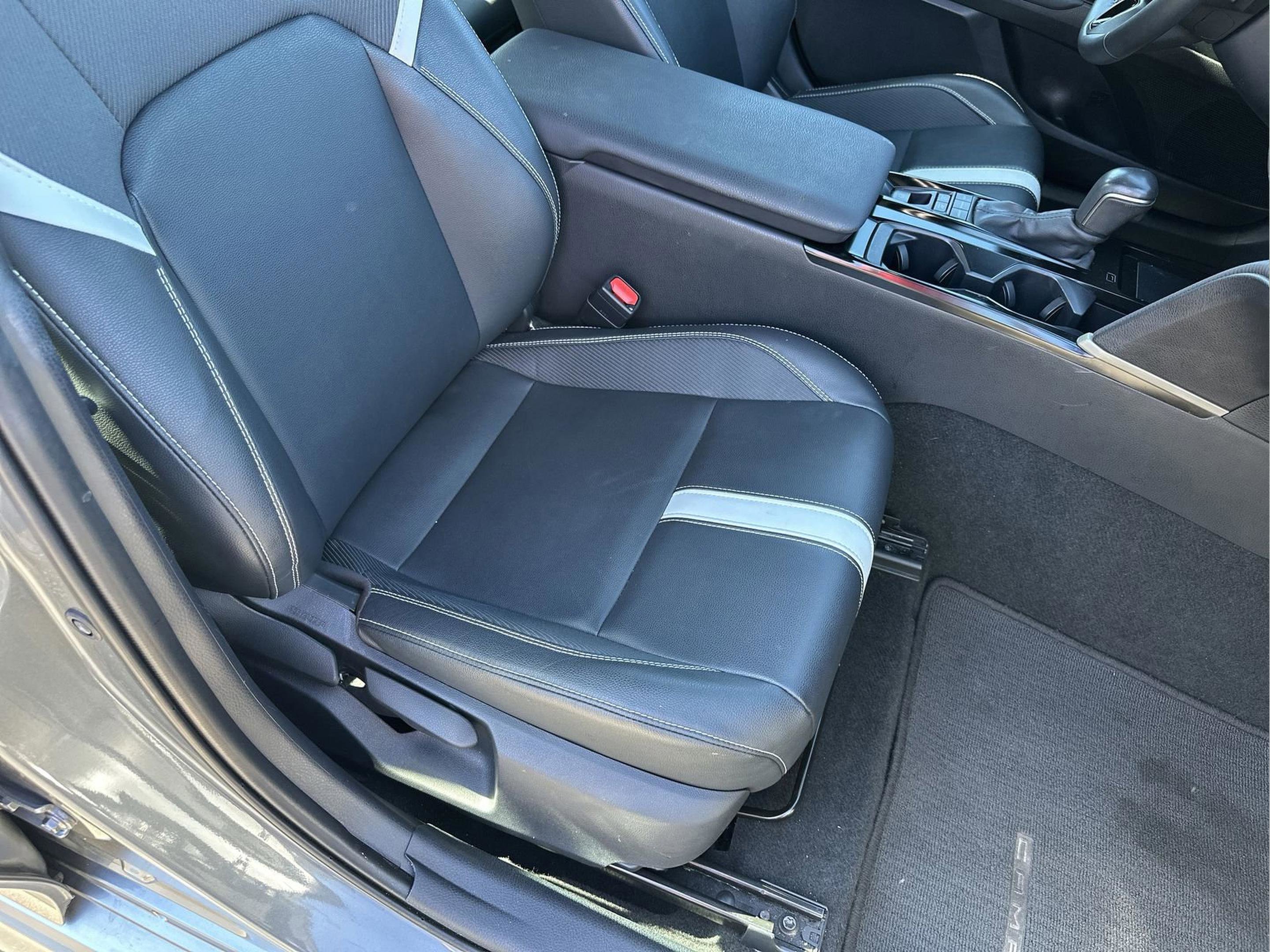 Used 2025 Toyota Camry SE image 19