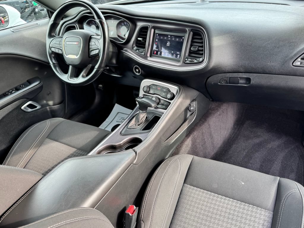 Used 2018 Dodge Challenger R/T RWD image 12