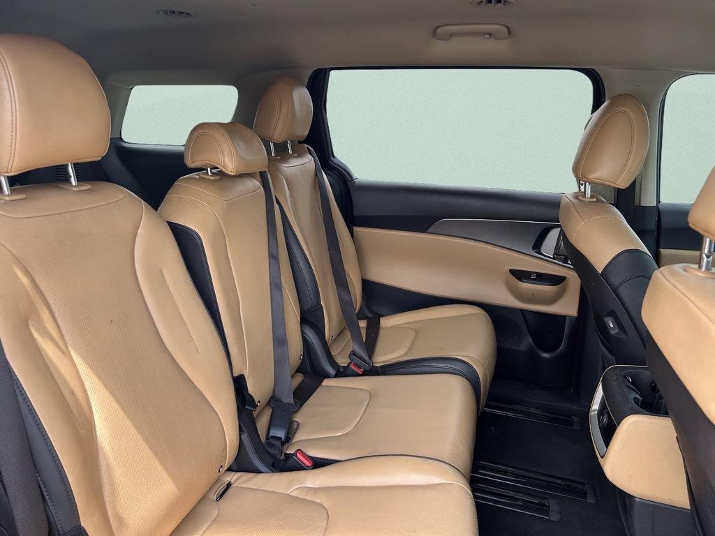 Used 2024 Kia Carnival LX FWD image 21