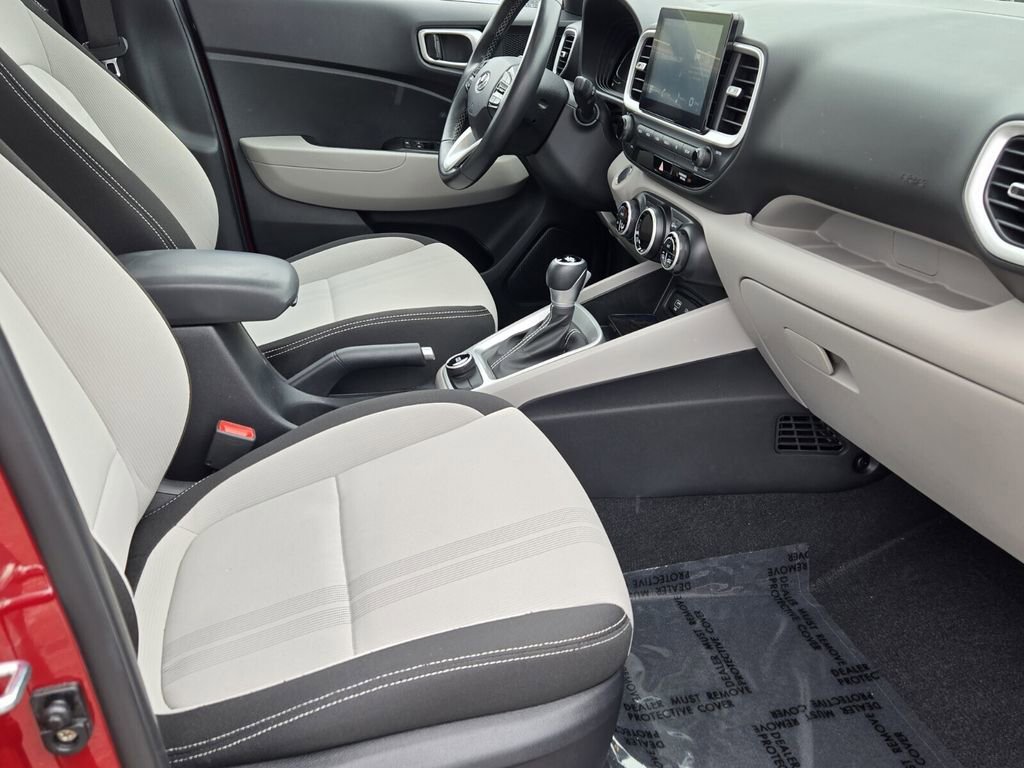 Certified 2024 Hyundai Venue SEL FWD image 16