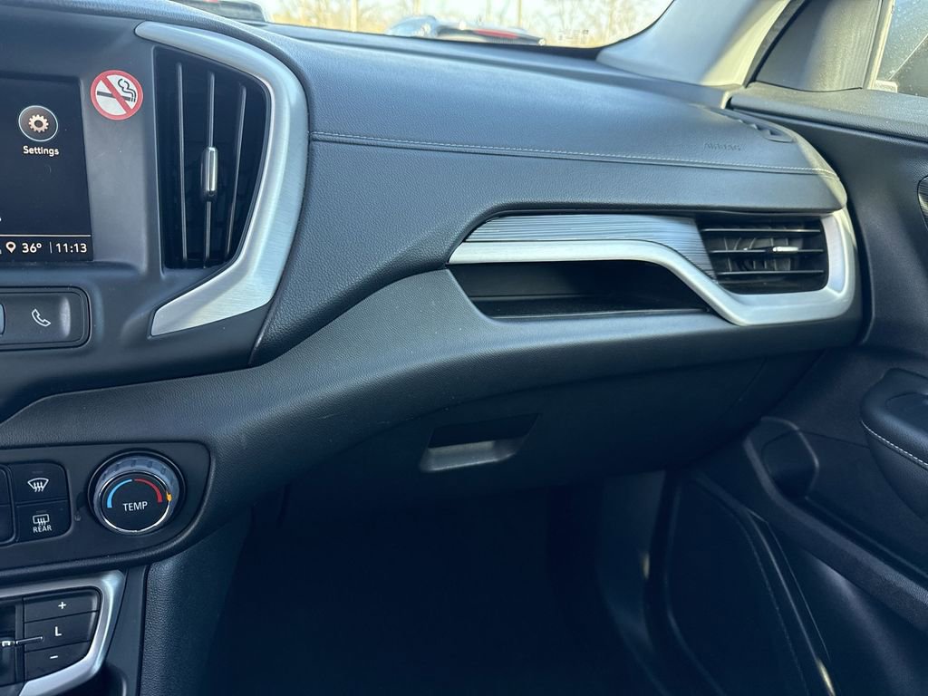 Used 2024 GMC Terrain SLE image 10