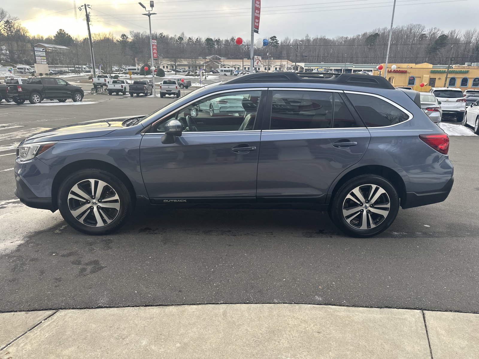 Used 2018 Subaru Outback 2.5i Limited AWD/4WD image 5