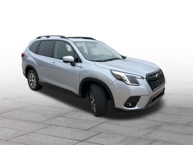 Used 2024 Subaru Forester Premium AWD/4WD image 1