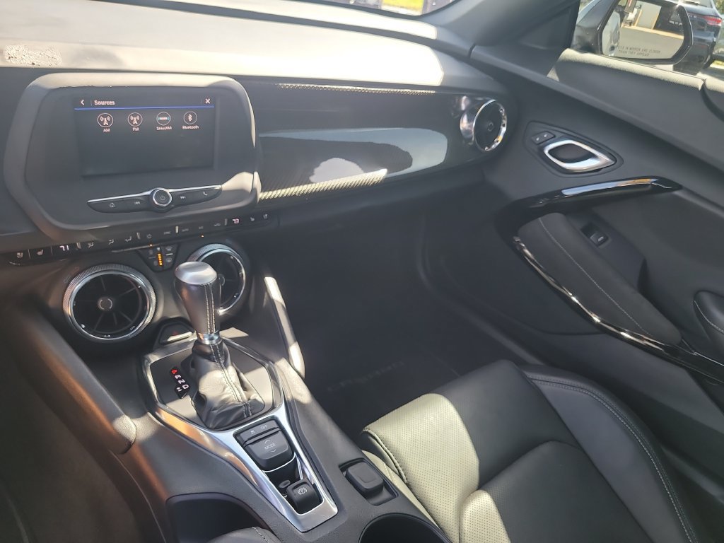 Used 2020 Chevrolet Camaro LT RWD image 16