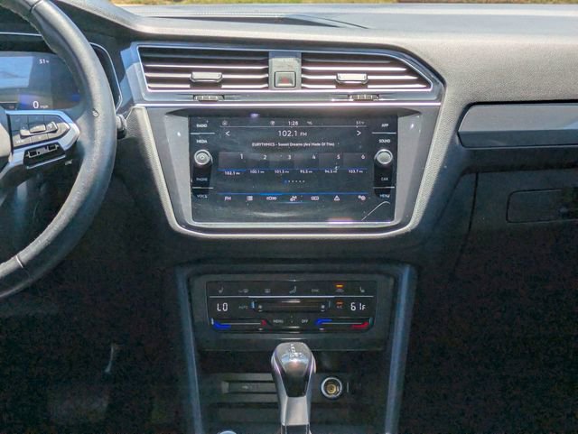 Used 2023 Volkswagen Tiguan SE FWD image 19