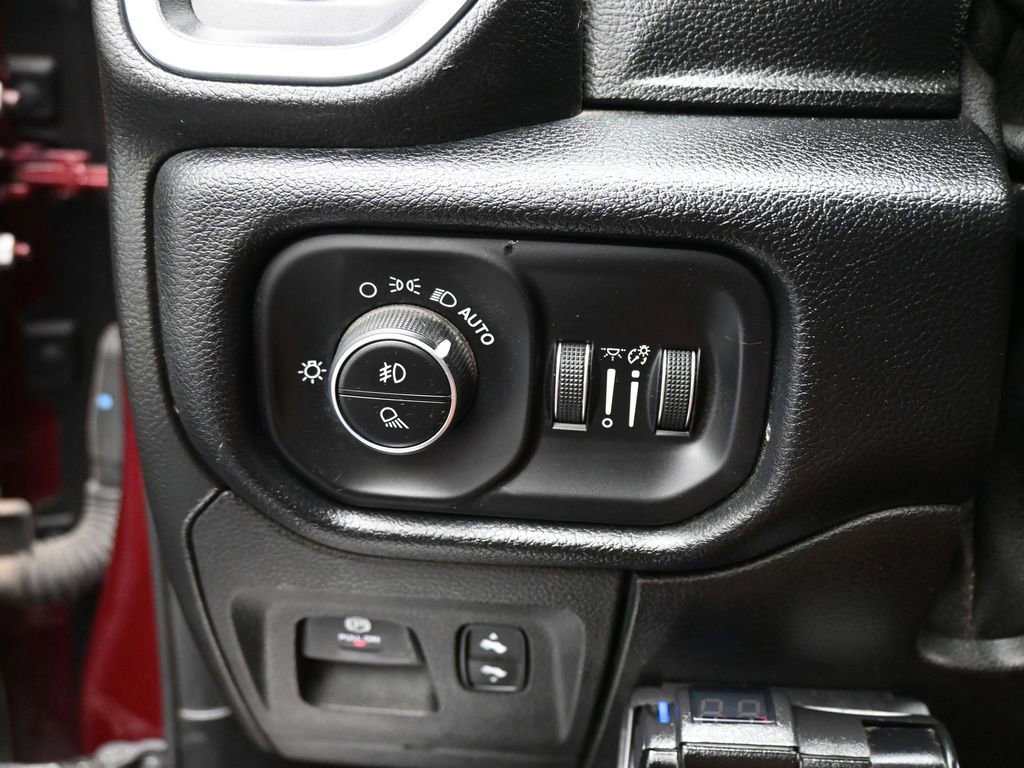 Used 2019 RAM 1500 Laramie image 15