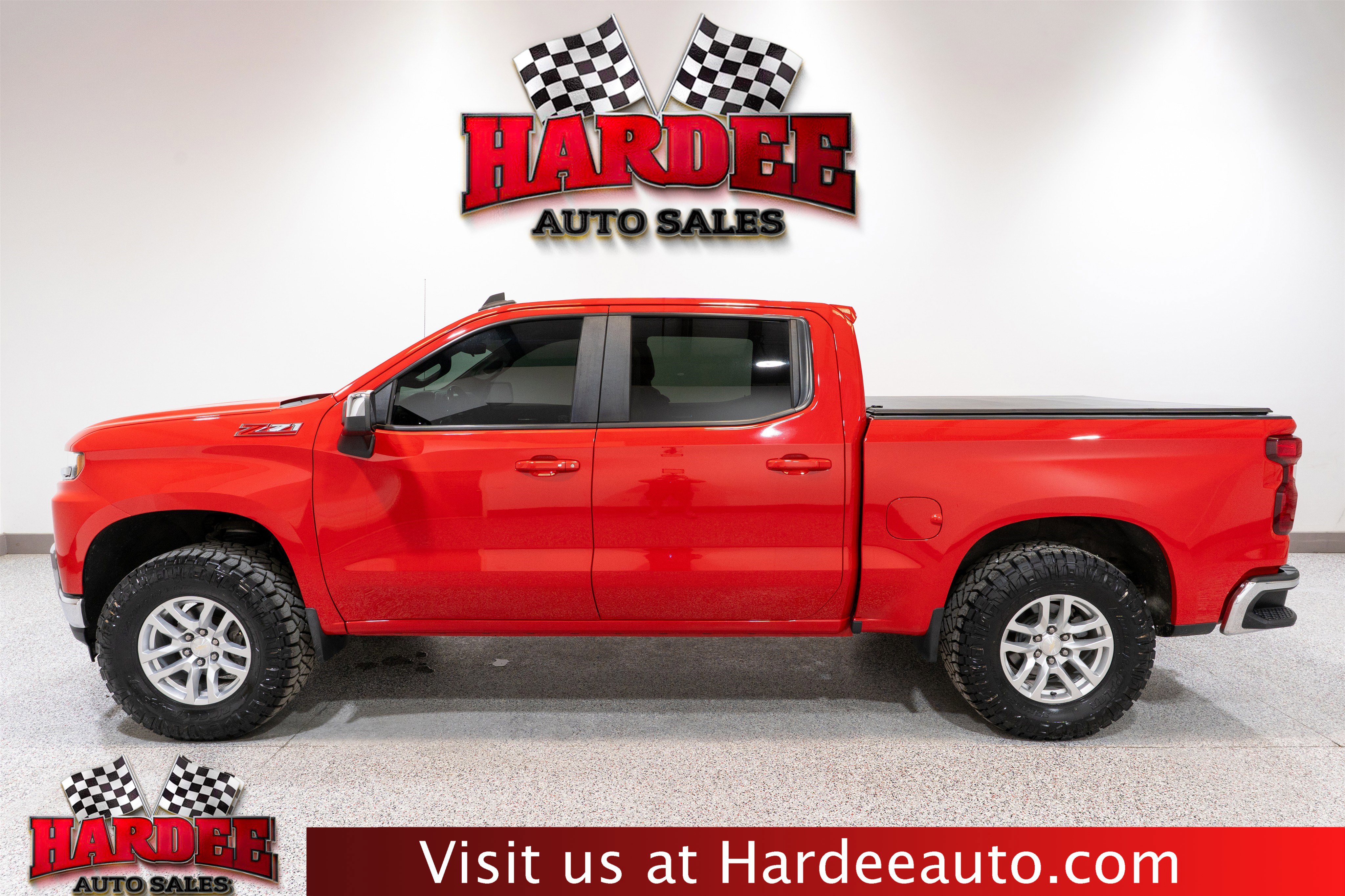 Used 2021 Chevrolet Silverado 1500 LT AWD/4WD image 1