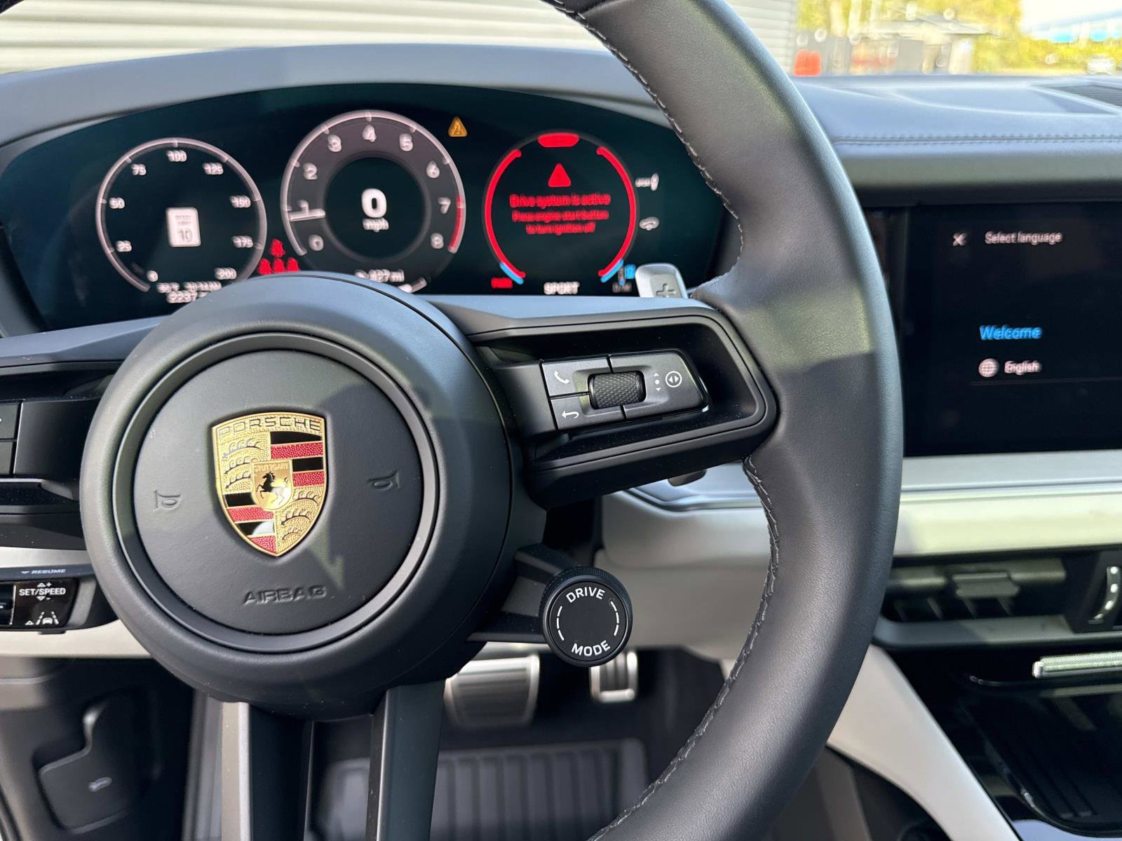 Used 2024 Porsche Cayenne S image 33