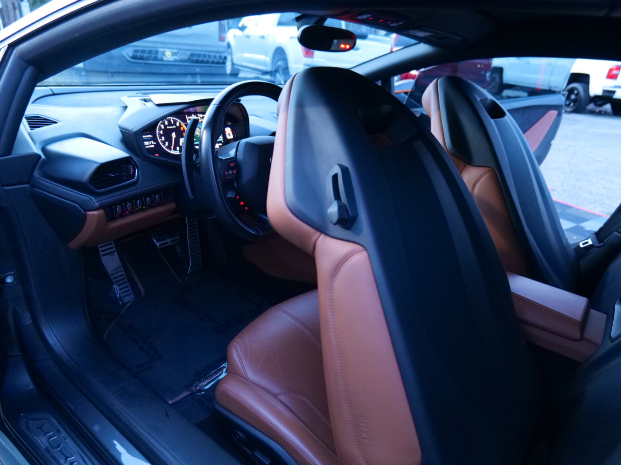 Used 2015 Lamborghini Huracan LP 610-4 image 46