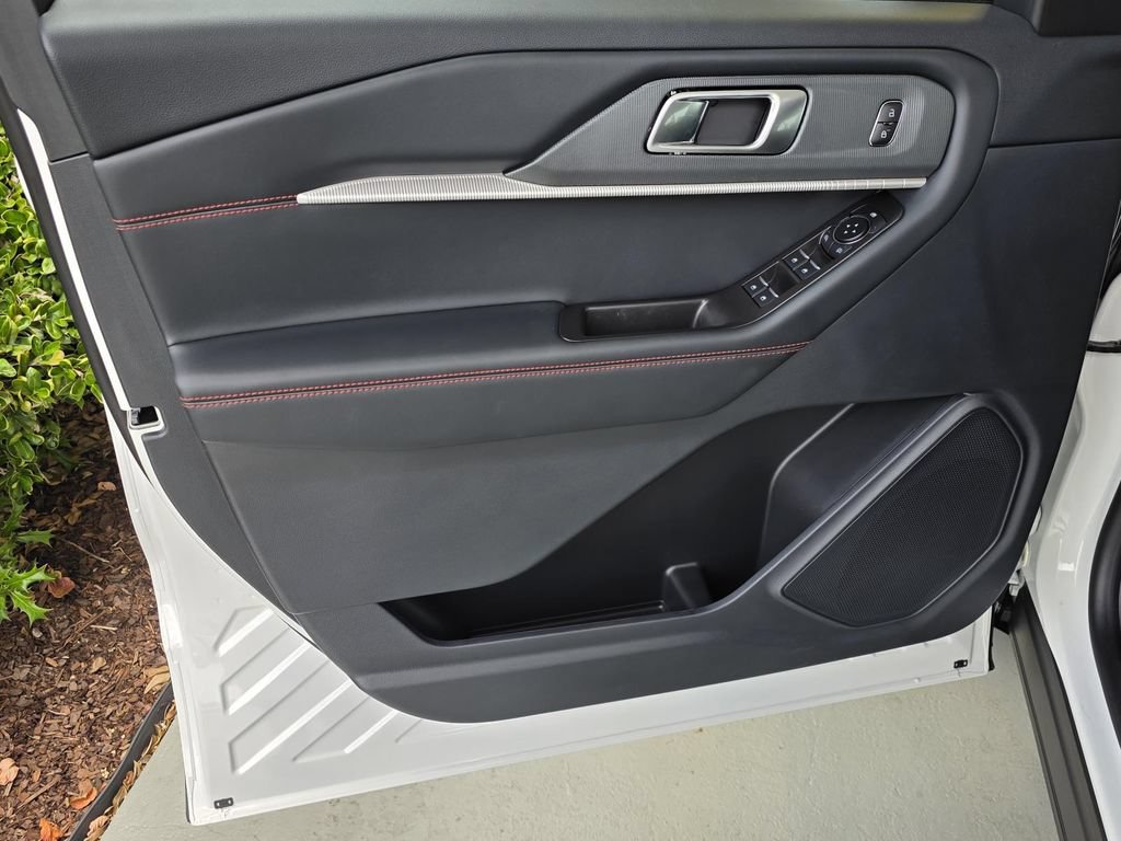 Used 2026 Ford Explorer ST-Line RWD image 34