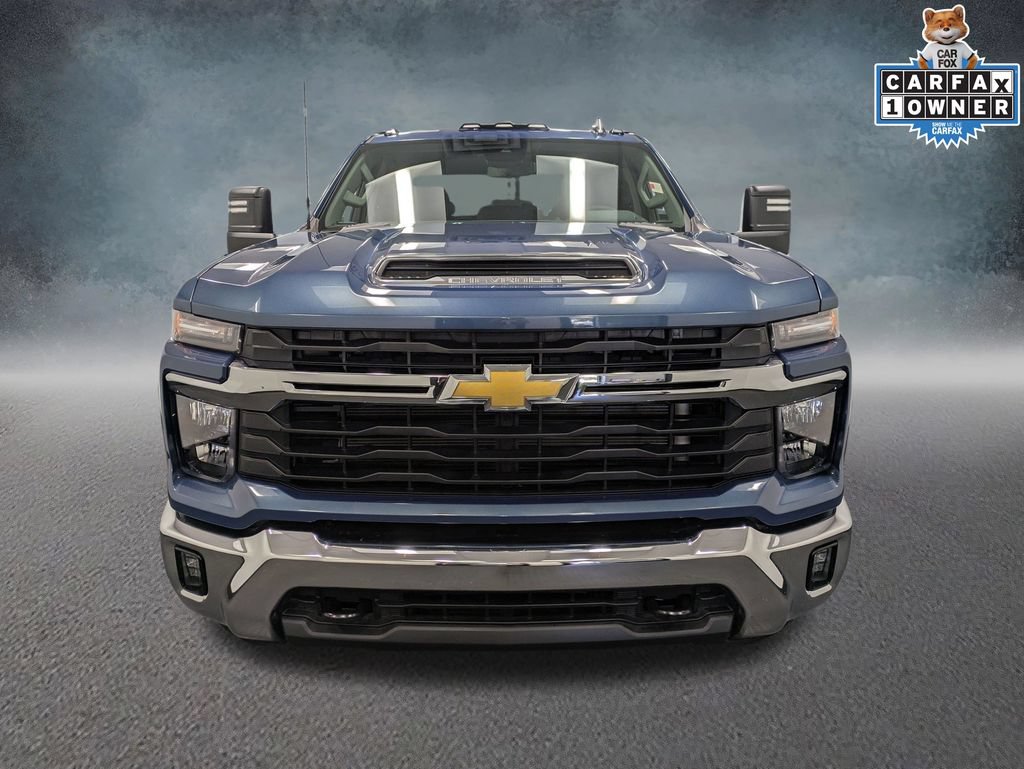 Used 2026 Chevrolet Silverado 3500 LT w/ Convenience Package AWD/4WD image 2