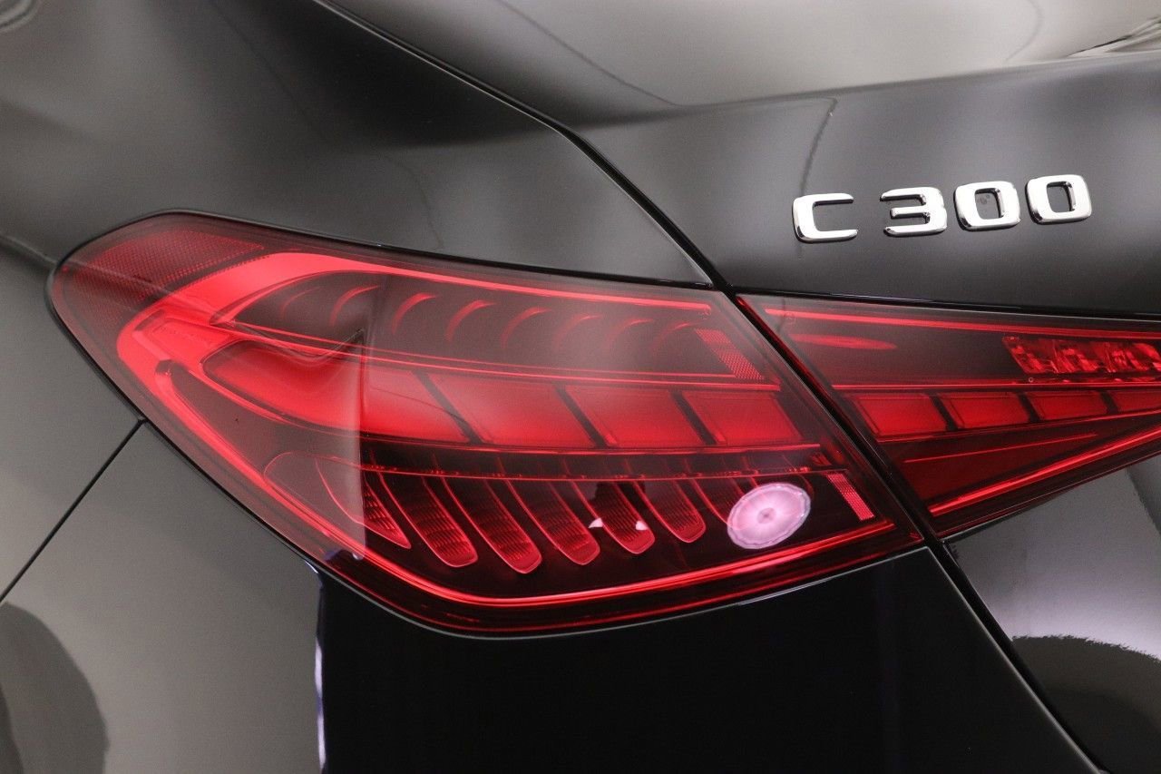 Used 2025 Mercedes-Benz C 300 4MATIC Sedan image 21