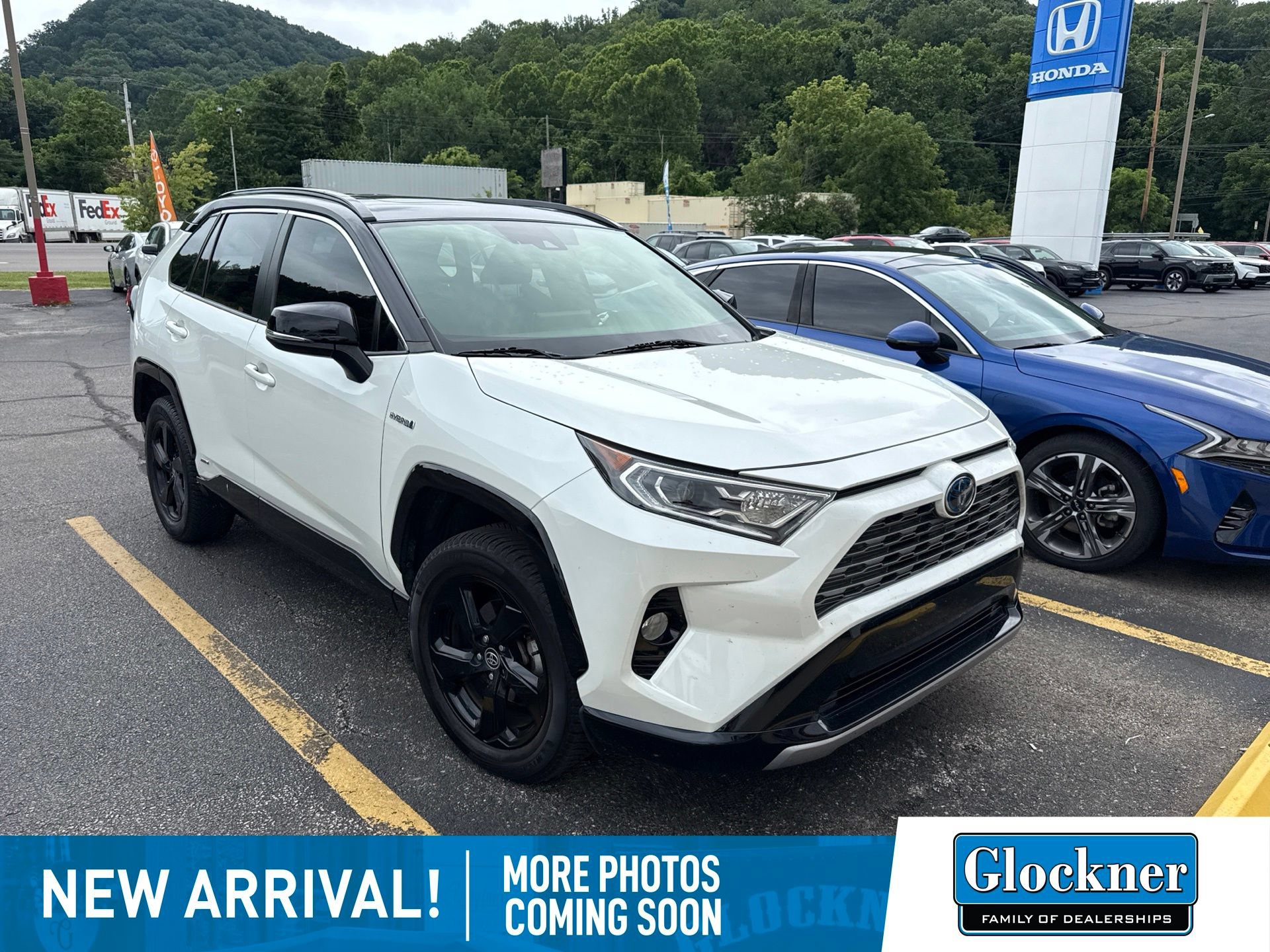 Used 2021 Toyota RAV4 XSE w/ XSE Grade Weather Package AWD/4WD image 3