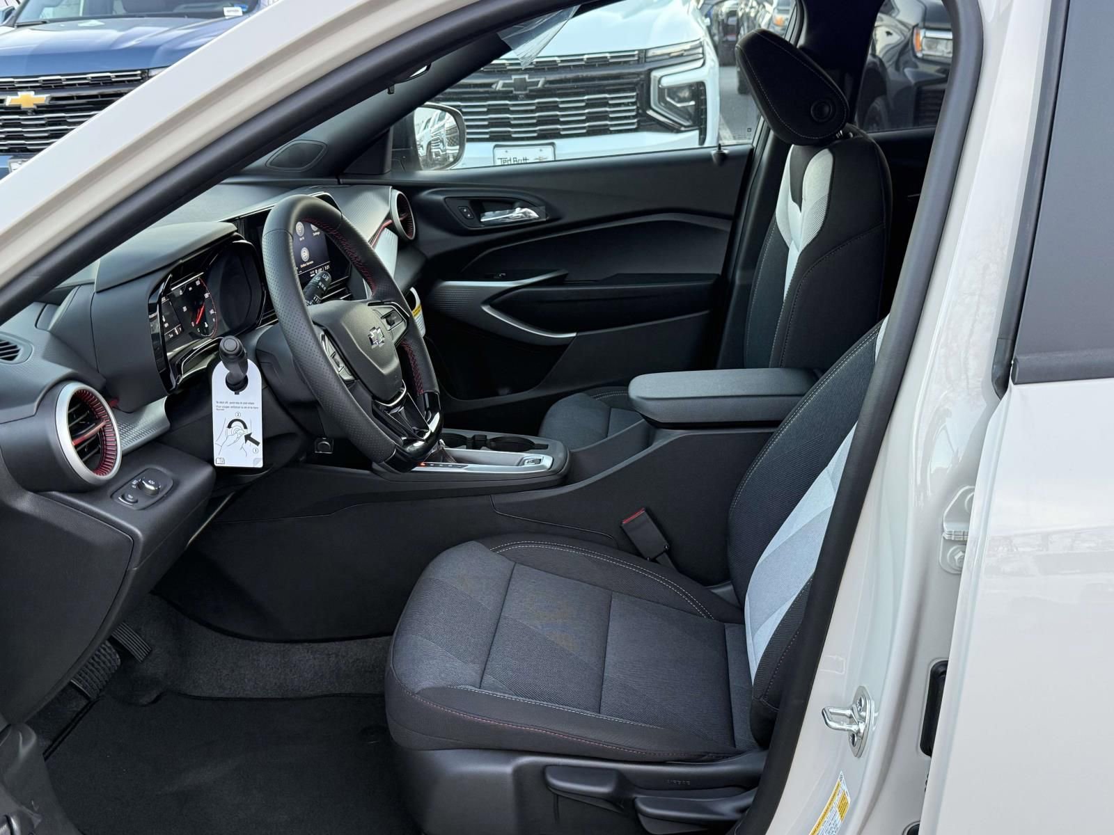 New 2026 Chevrolet Trax RS w/ Sunroof Package FWD image 20