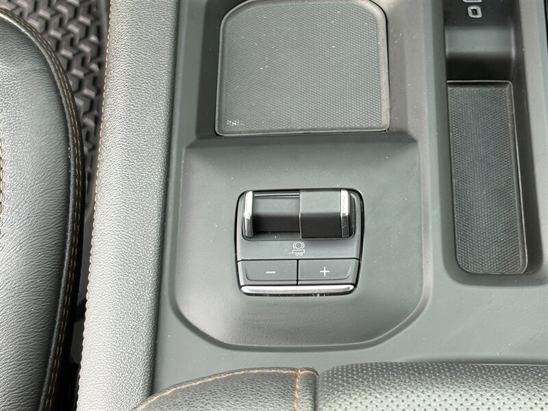 Used 2025 GMC Sierra 2500 AT4 AWD/4WD image 24