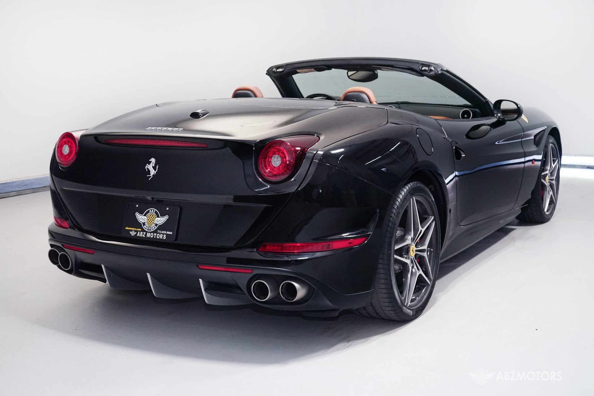 Used 2016 Ferrari California T RWD image 6