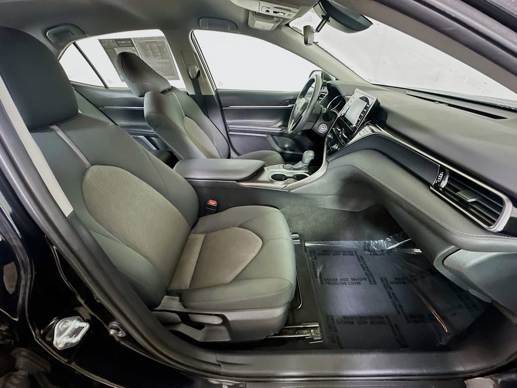 Used 2022 Toyota Camry LE image 12