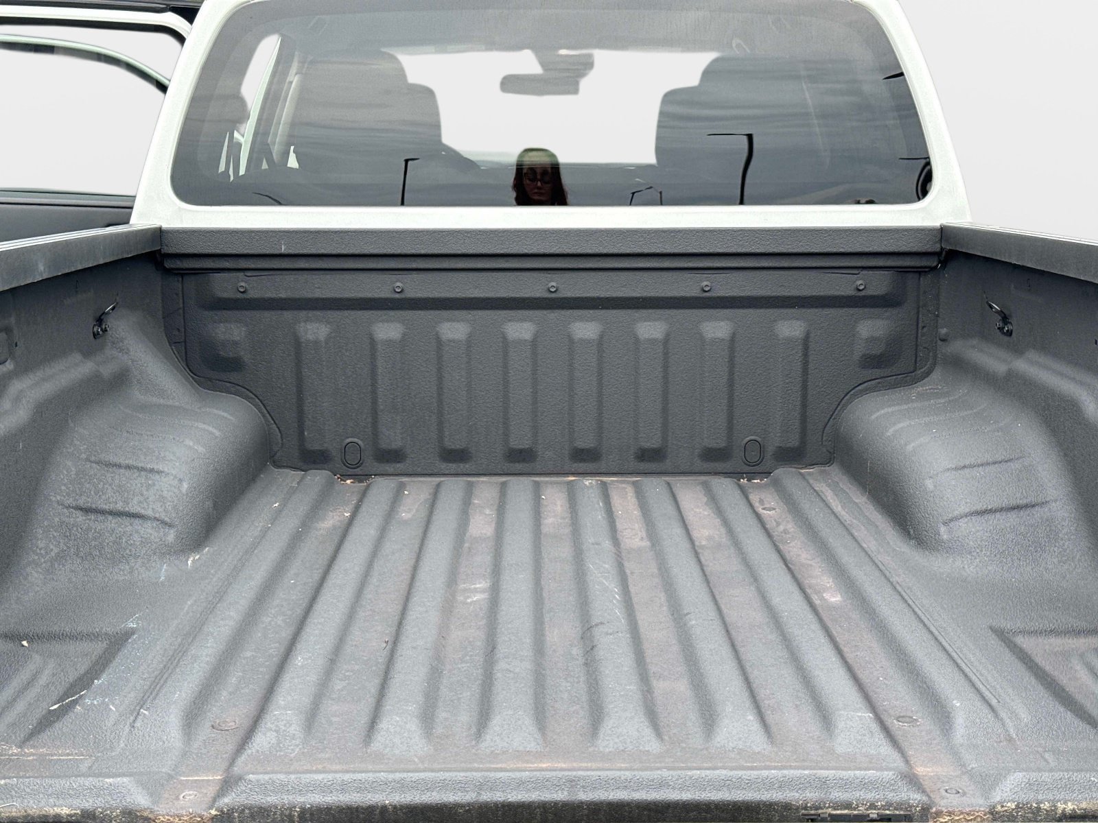 Used 2022 Nissan Frontier S w/ Technology Package RWD image 13