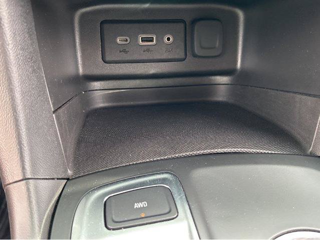 Used 2020 Chevrolet Equinox LT w/ Sport Edition AWD/4WD image 29