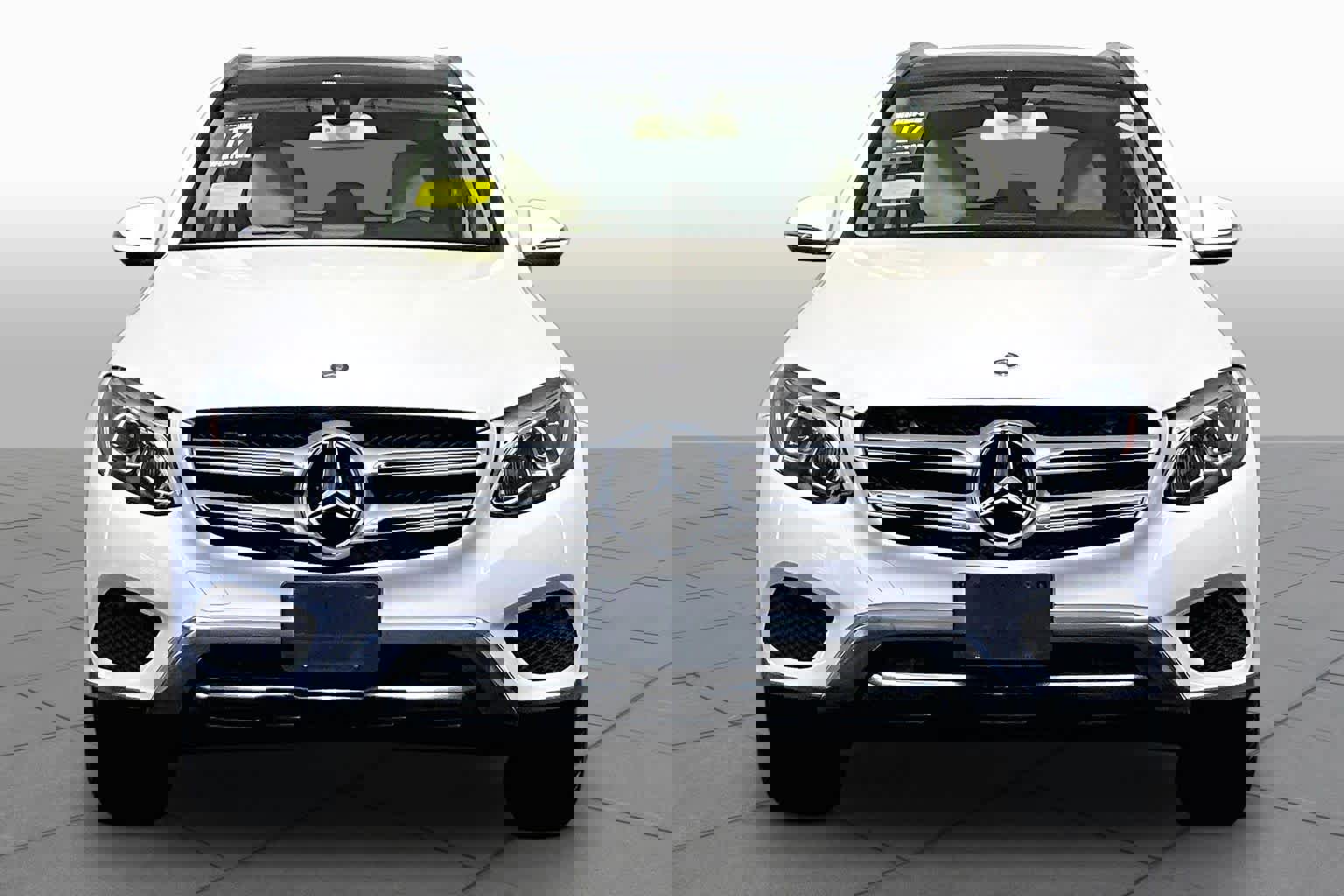 Used 2017 Mercedes-Benz GLC 300 4MATIC image 4