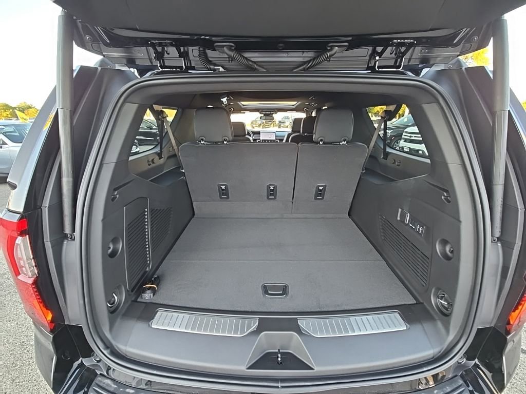 New 2026 GMC Yukon XL Denali w/ Sun & Power Step Package image 40
