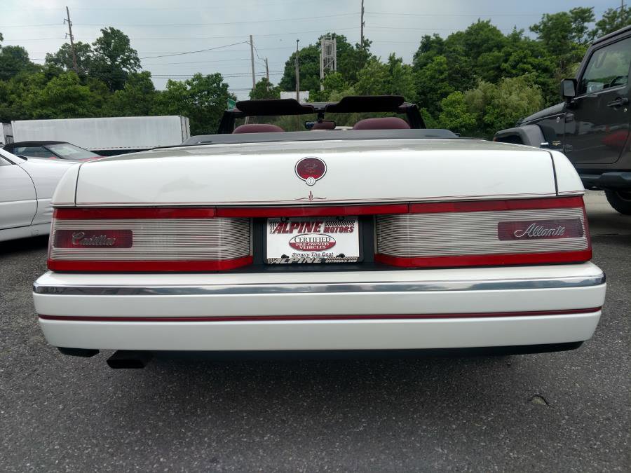Used 1990 Cadillac Allante FWD image 24