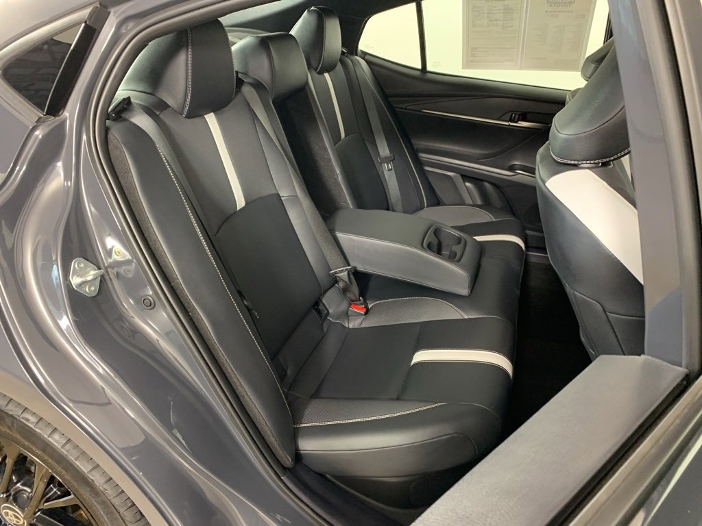 Used 2025 Toyota Camry SE image 35