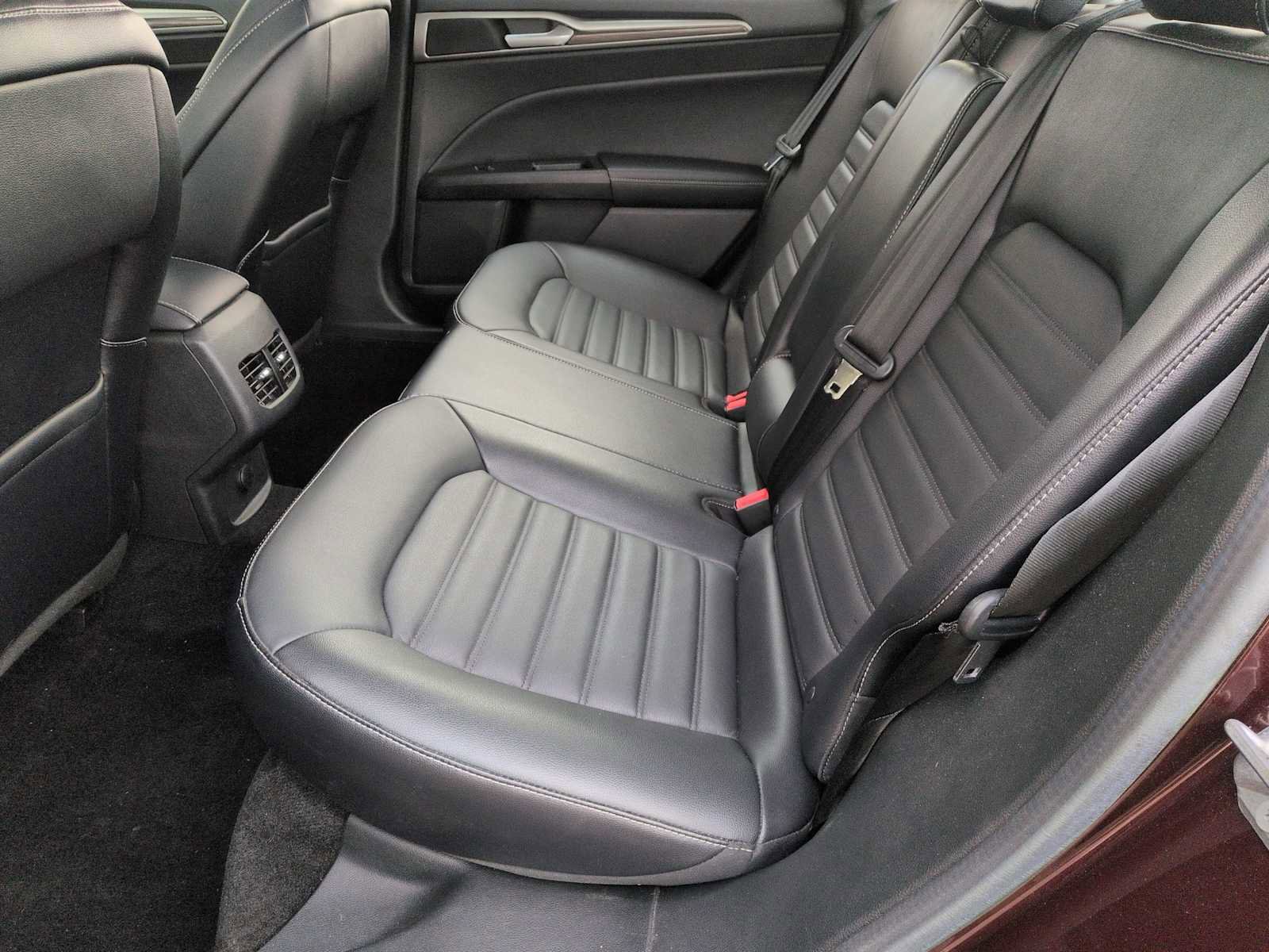 Used 2017 Ford Fusion SE image 20