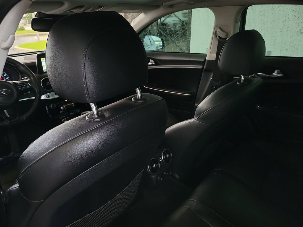 Used 2018 Kia Stinger Premium RWD image 31