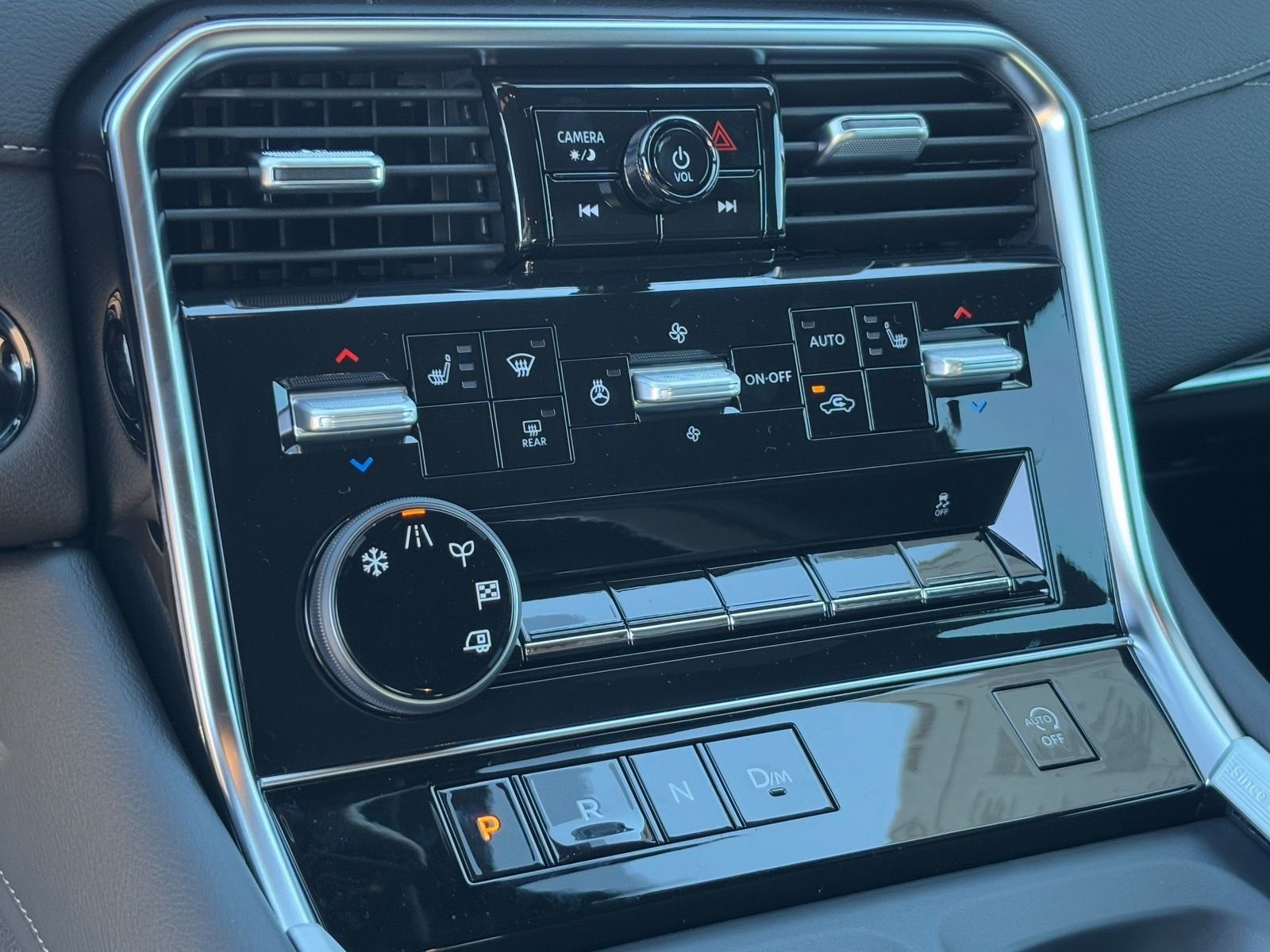 New 2026 Nissan Armada SL w/ Captain's Chari Seat Package image 26