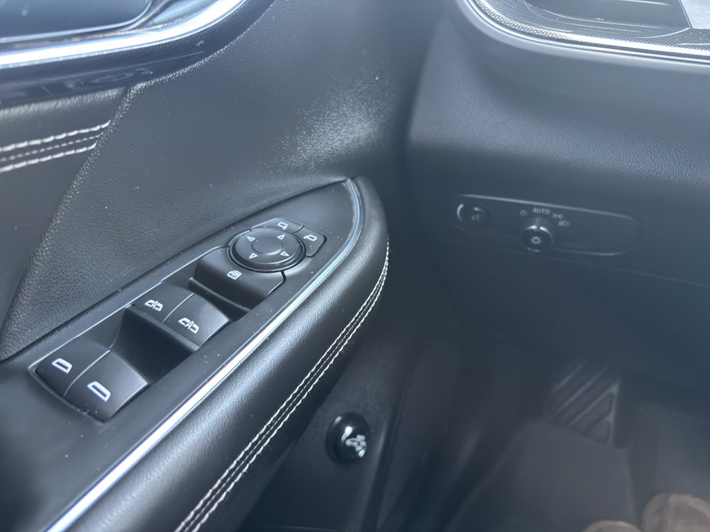 Used 2022 Buick Envision Preferred AWD/4WD image 26