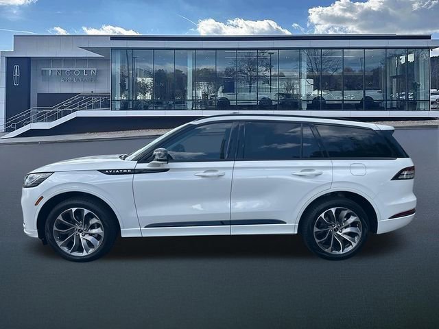 New 2026 Lincoln Aviator AWD w/ Jet Appearance Package image 4